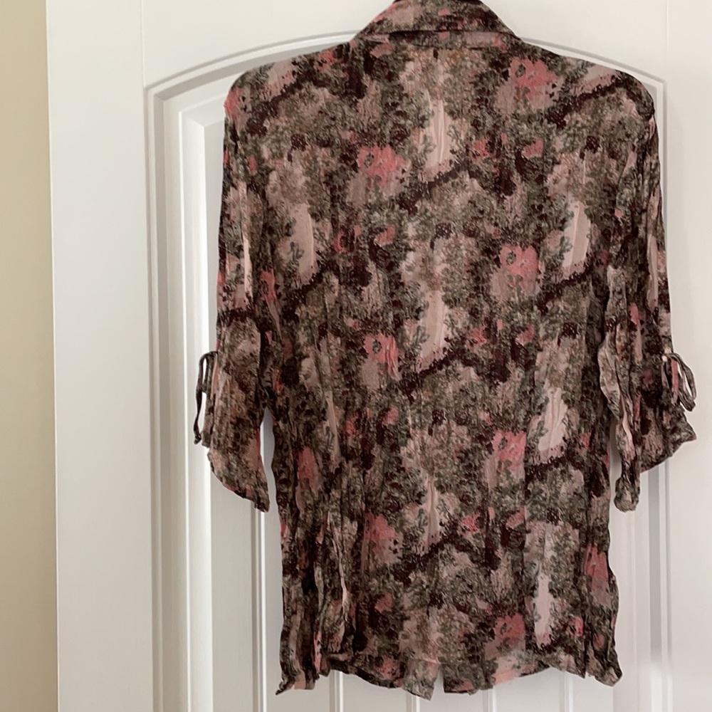 NWOT Caviar Front Ruffle Button Blouse - Picture 6 of 7